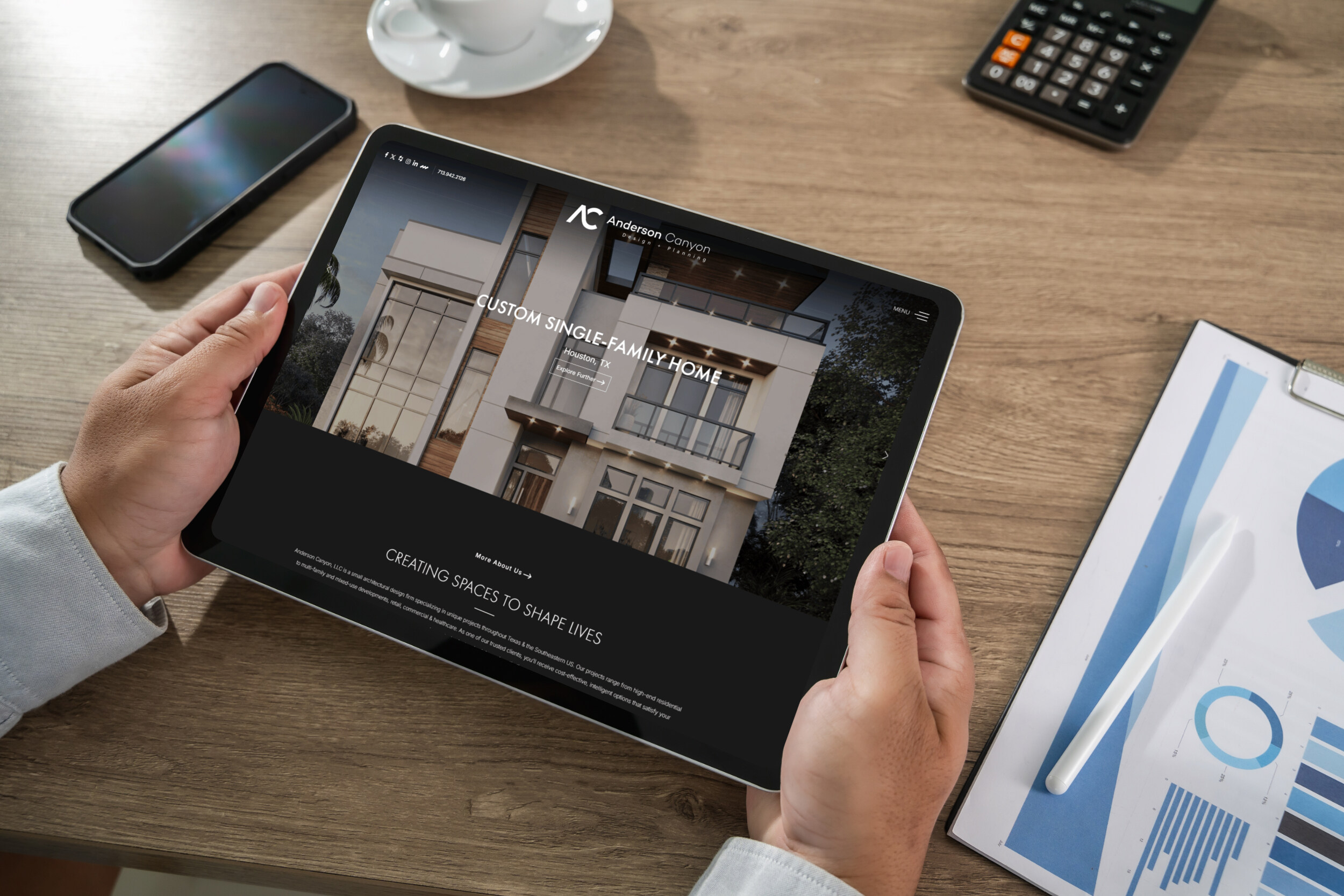 Manholdsamockuptabletblankscreenmockupforux | itvibes full service digital marketing agency in houston