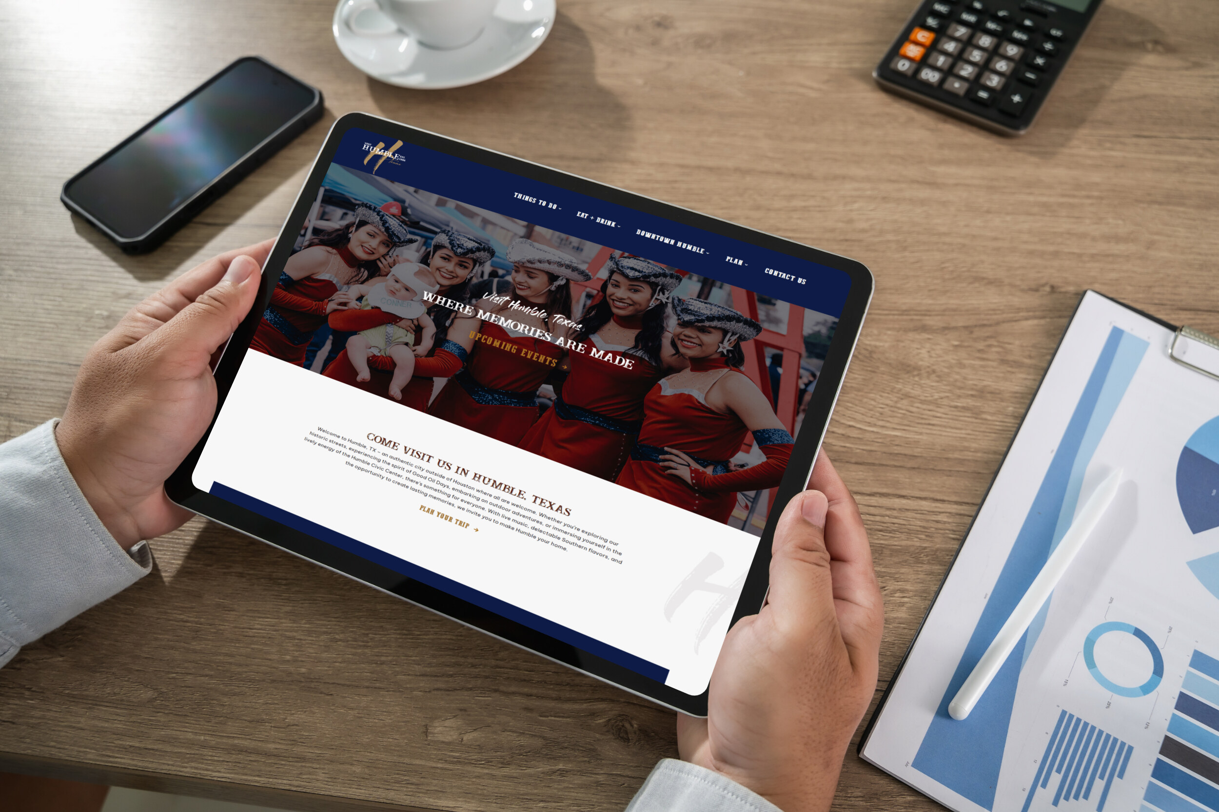 Manholdsamockuptabletblankscreenmockupforux | itvibes full service digital marketing agency in houston