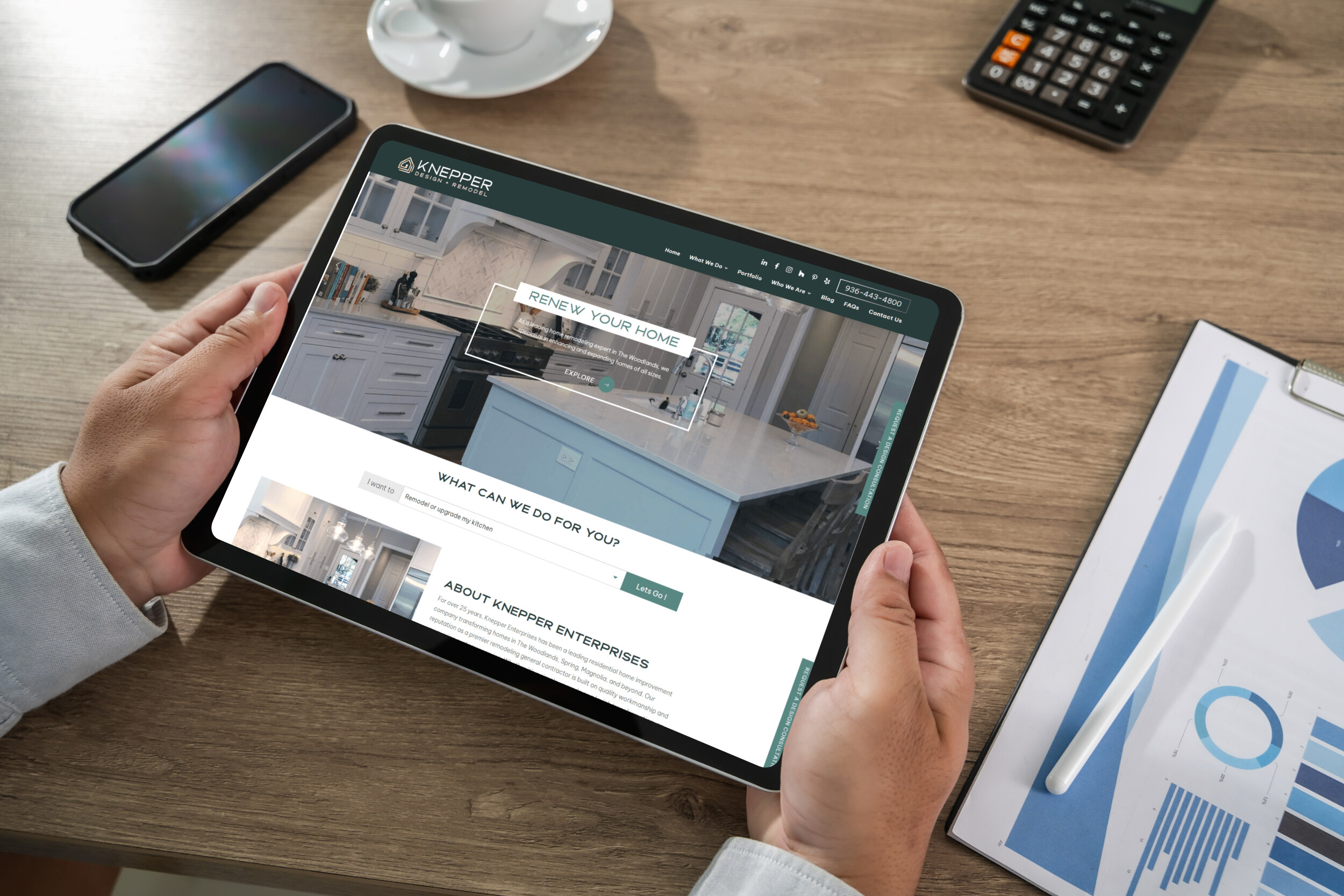 Manholdsamockuptabletblankscreenmockupforux | itvibes full service digital marketing agency in houston