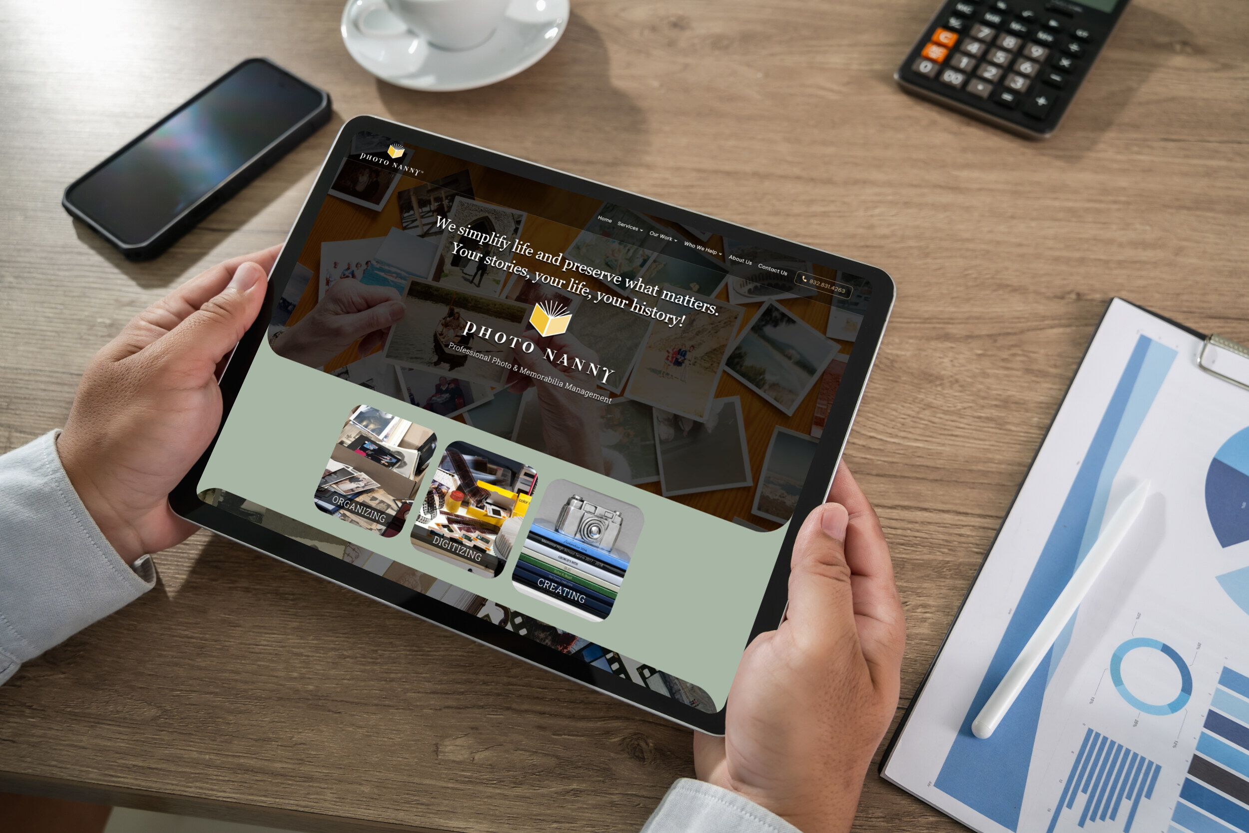 Manholdsamockuptabletblankscreenmockupforux | itvibes full service digital marketing agency in houston