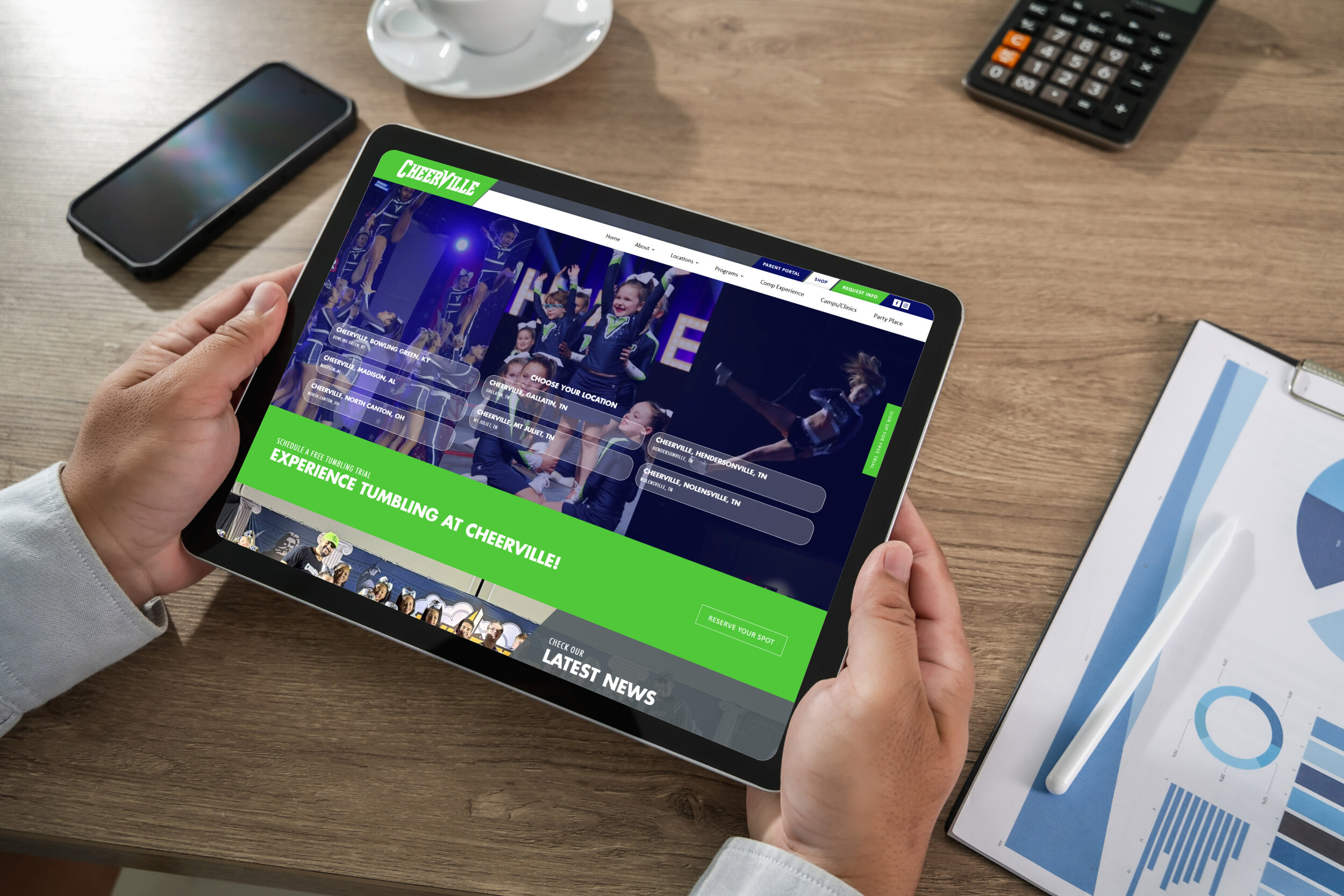 Manholdsamockuptabletblankscreenmockupforux | itvibes full service digital marketing agency in houston